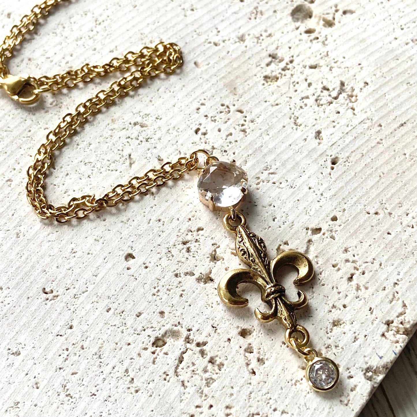 Fleur de lis lys french jewelry  louisana Quebec Paris