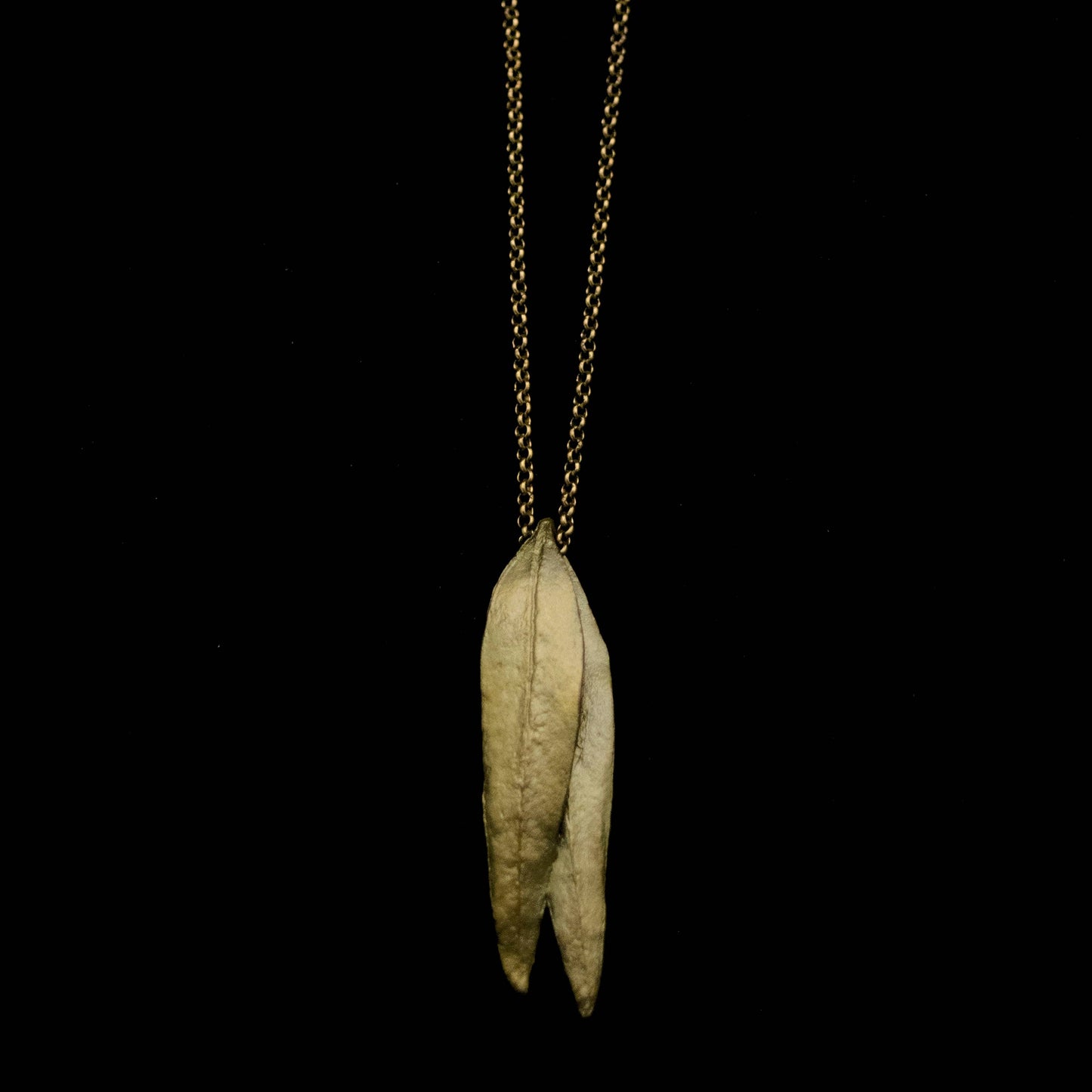 Eucalyptus Long Double Leaf Pendant - 24"