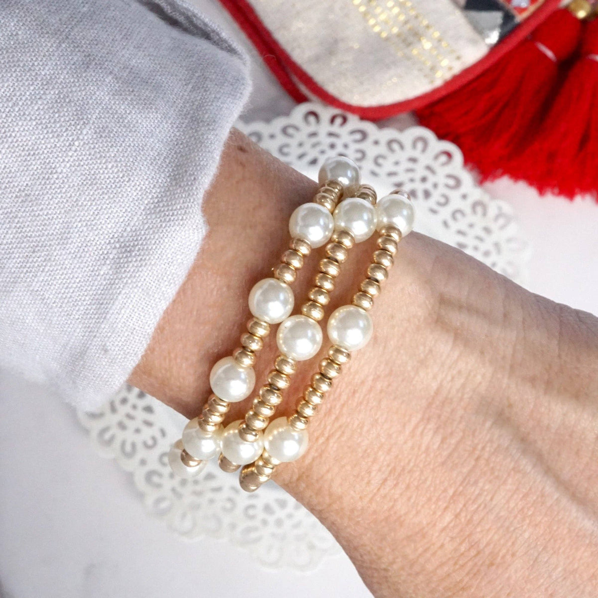 Pearls and Gold beads classic bracelets set