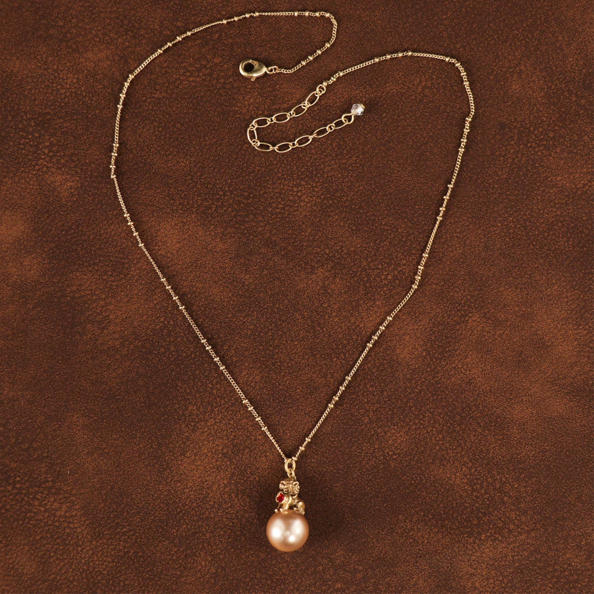 Vintage 18K Gold Plated Lion & Pearl Pendant Necklace