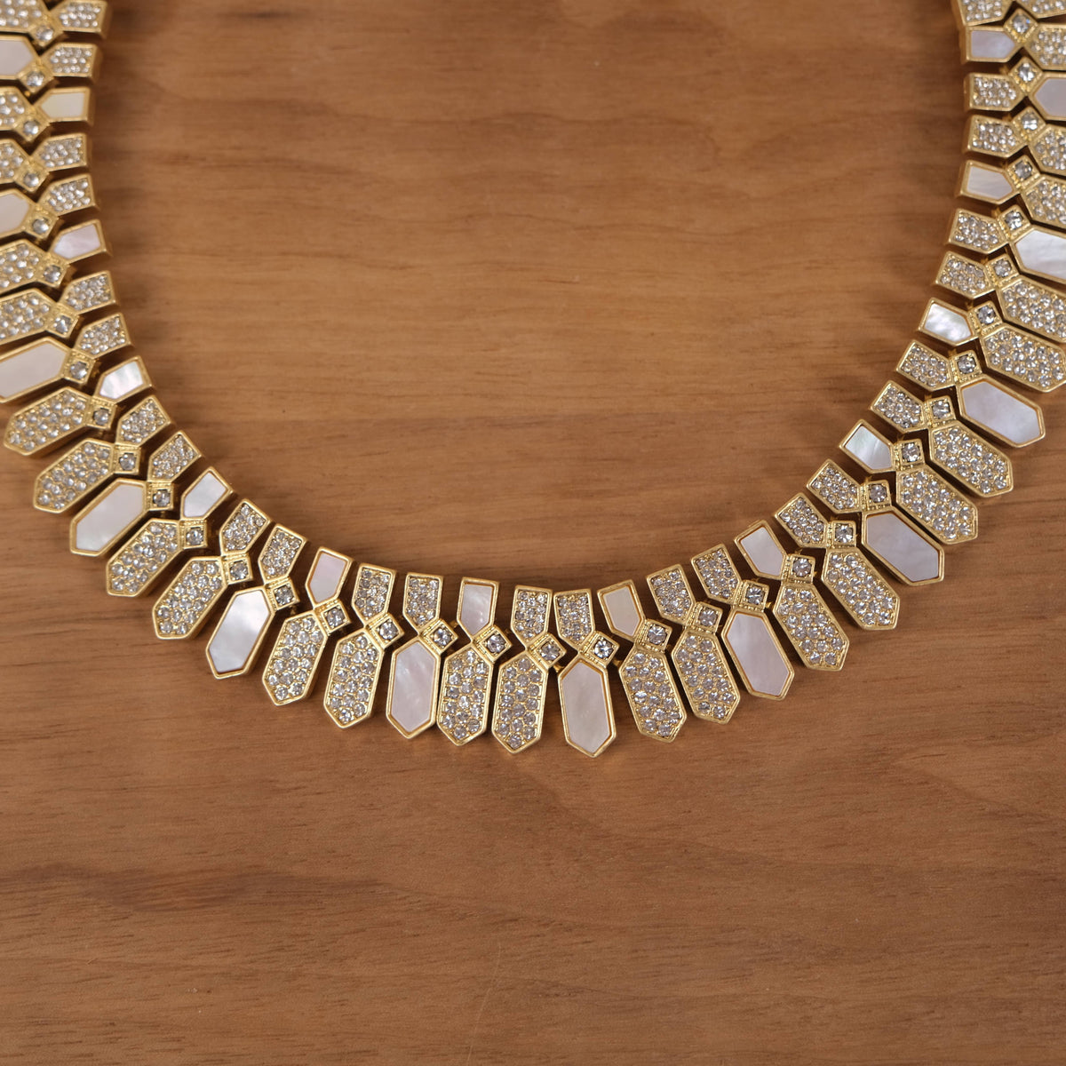 Geometric Natural Shell & Fully Sparkling Crystals Necklace
