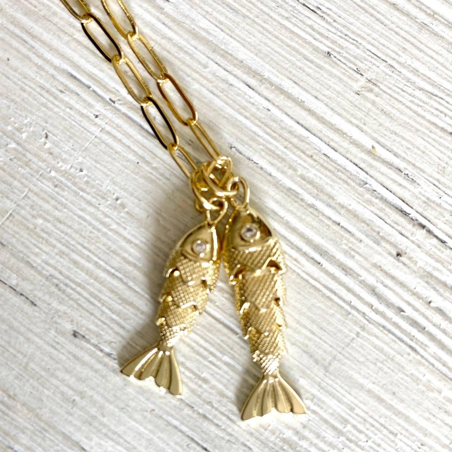 Double lucky goldfish pendant necklace 