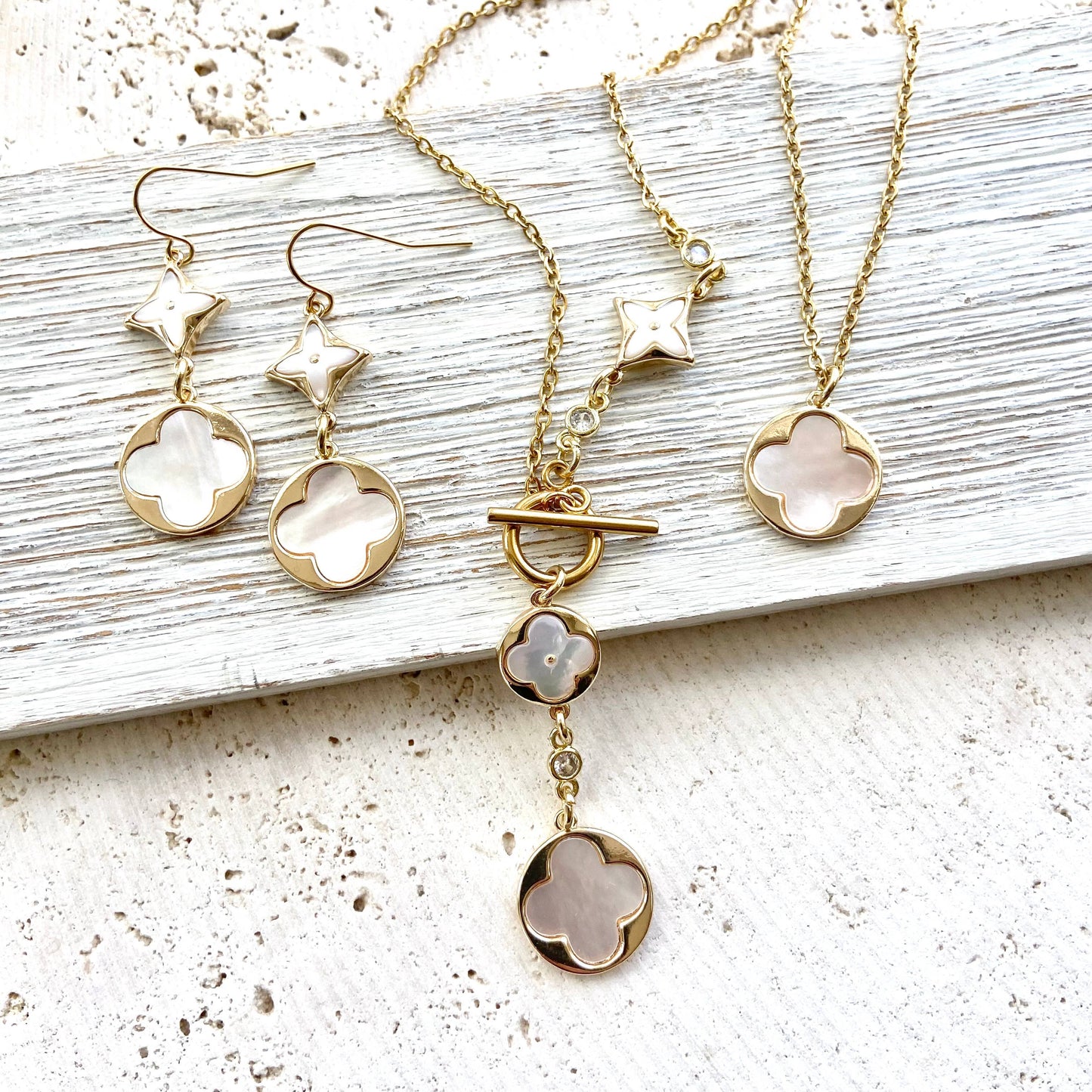 Clover quatrefoil shell pearl necklace non tarnish jewelry