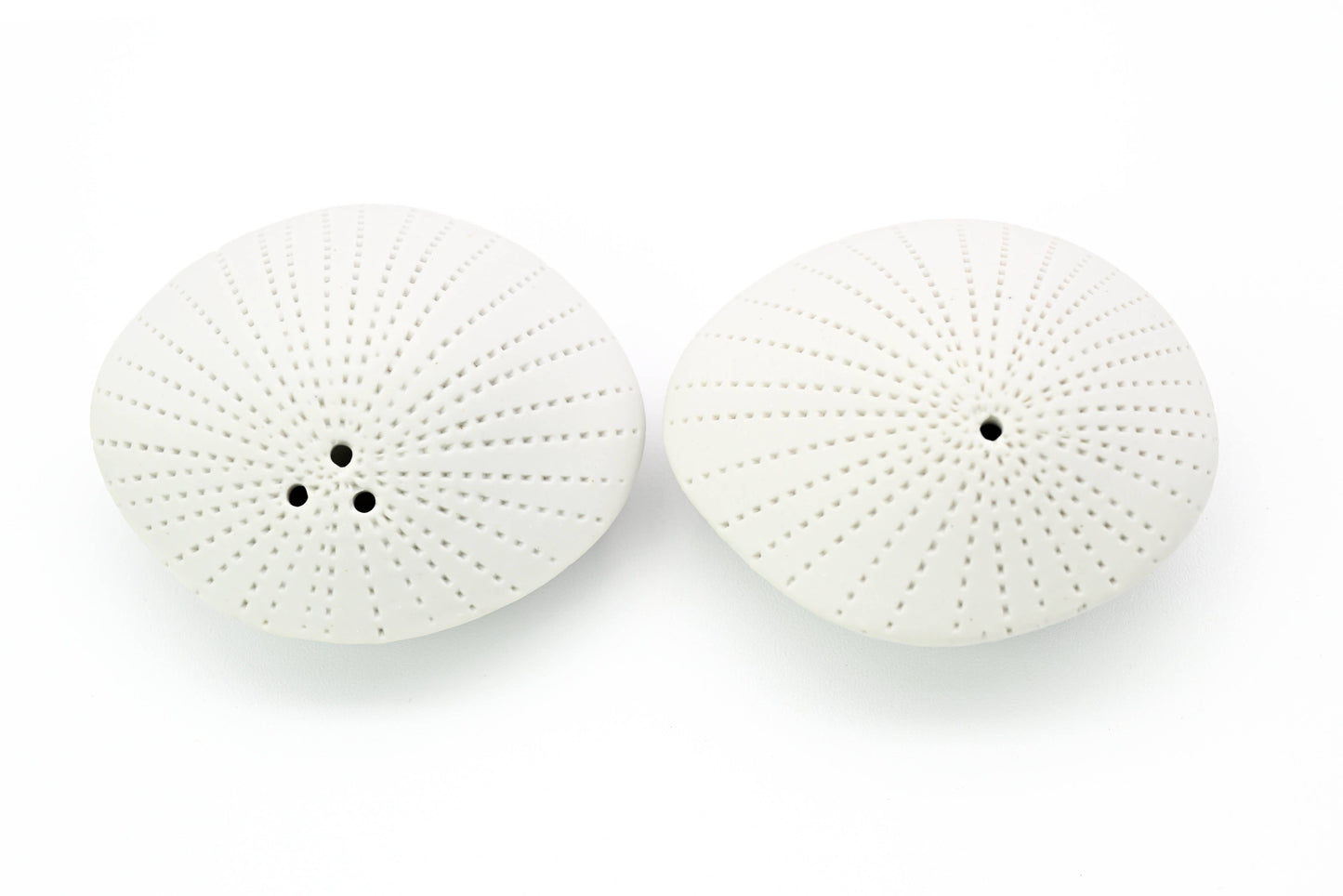 SP072WH13 Sea Shell Handcrafted Porcelain Salt and Pepper Shaker Set