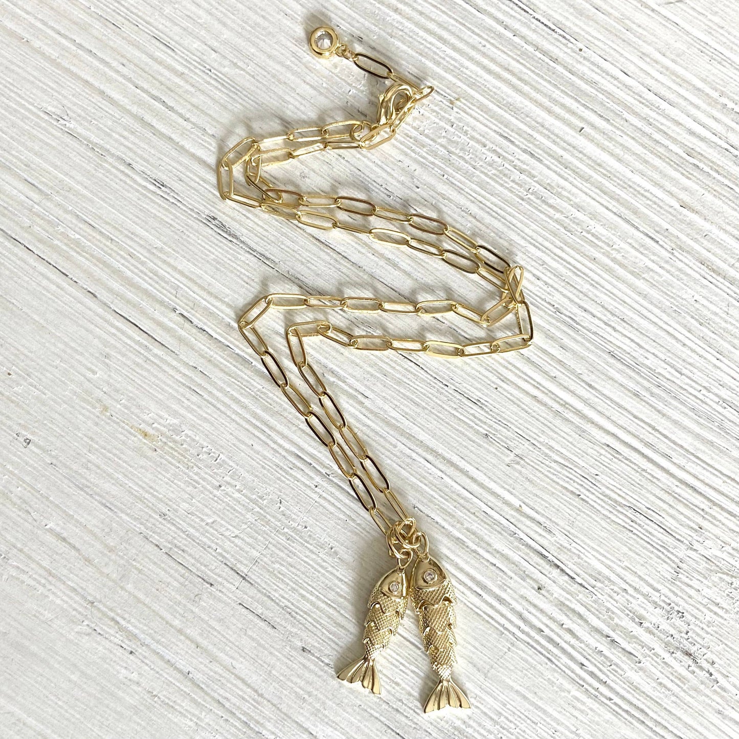 Double lucky goldfish pendant necklace 