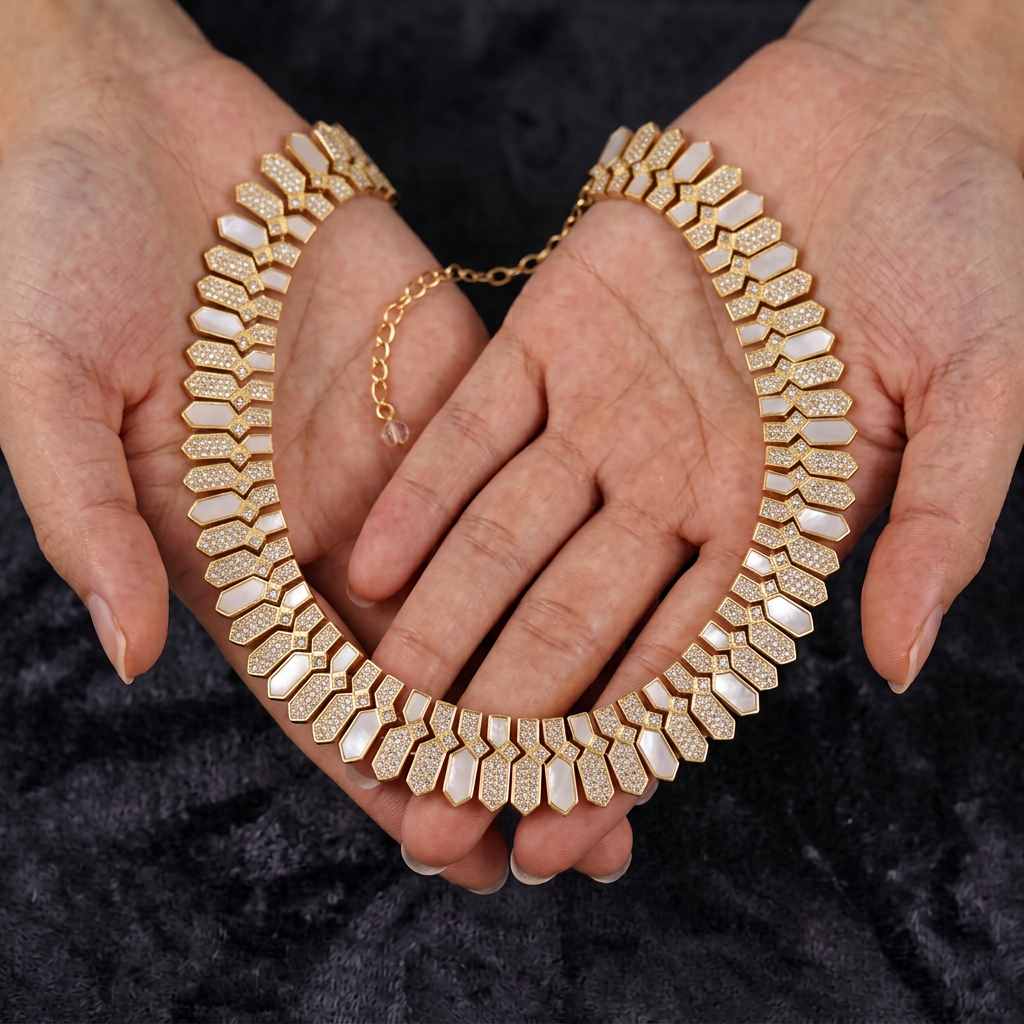 Geometric Natural Shell & Fully Sparkling Crystals Necklace